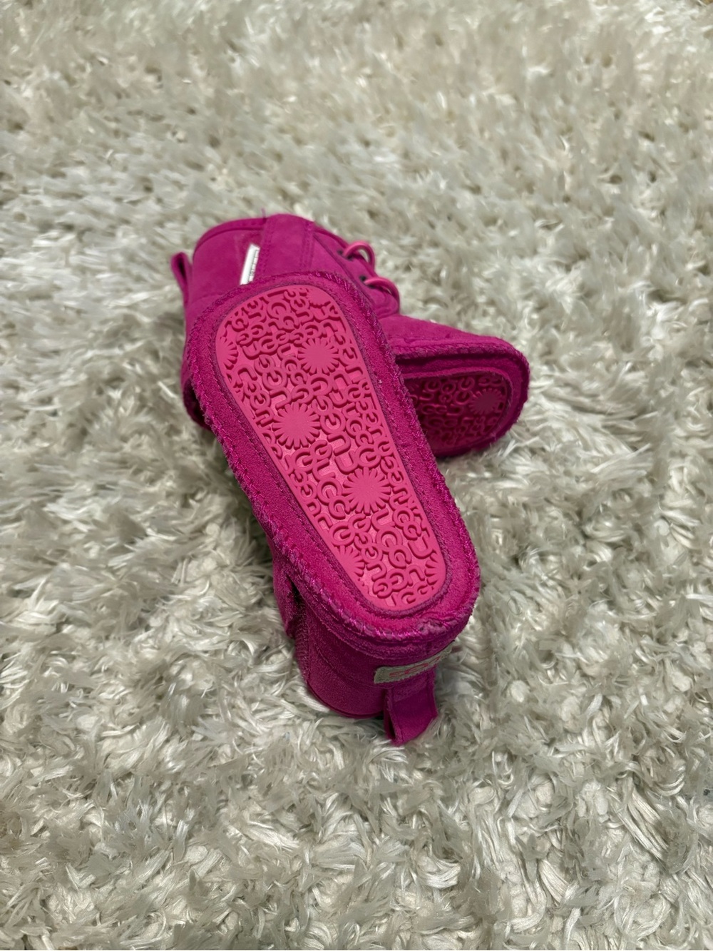 UGG infant size 2  Fuchsia Pink Suede  Boots - Picture 3 of 6